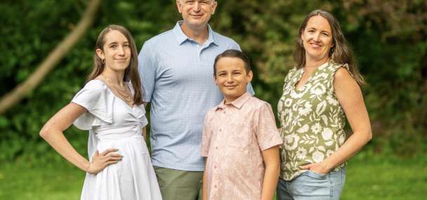 Early mammogram leads to life-saving discovery for Utah woman and her family