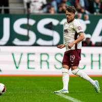 8 seconds: Augsburg scores fastest Bundesliga goal after Manuel Neuer blunder