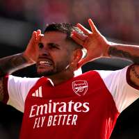 Guimarães stunner seals comeback win for Arsenal over Leeds, 10-man Spurs draw at United