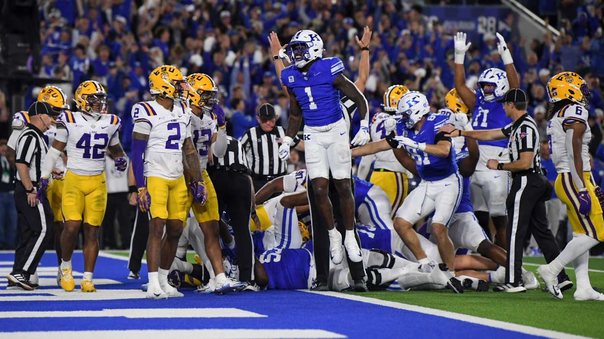 Kentucky running back CJ Baxter (1) reacts after a touchdown against LSU during the first half of an NCCA college football game, Saturday, Oct. 10, 2026, in Lexington, Ky.
