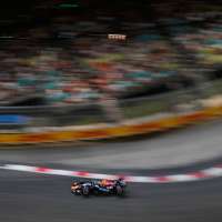Max Verstappen wins Singapore Grand Prix as Kimi Antonelli closes in on F1 title