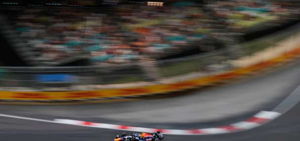 Max Verstappen aims to extend F1 winning run as he starts on pole for Singapore Grand Prix