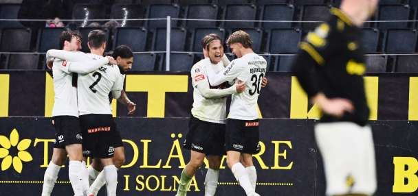 Wild 11-goal second half in Swedish soccer league game that was scoreless at halftime
