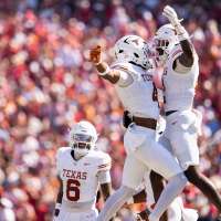 Georgia seizes the No. 1 spot atop the AP Top 25 as Oklahoma upsets Texas