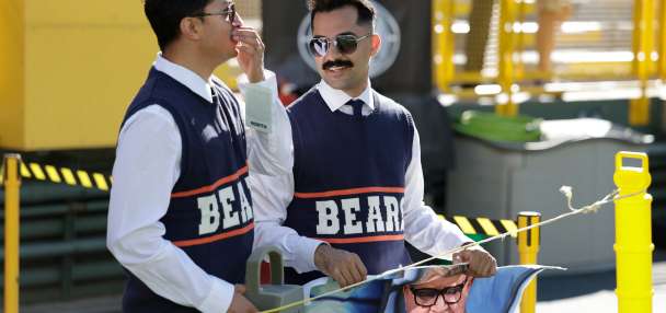Bears-Packers game features tributes to Mike Ditka on the field and in the stands