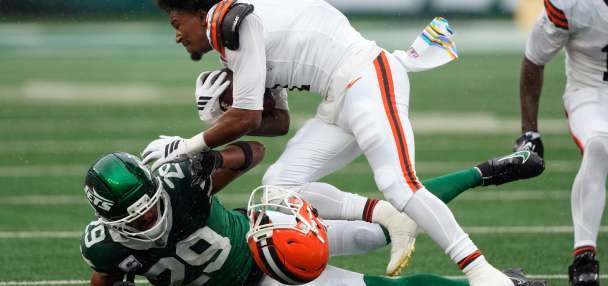 Browns rookie wide receiver KC Concepcion ruled out after helmet-to-helmet hit by Jets' Fitzpatrick