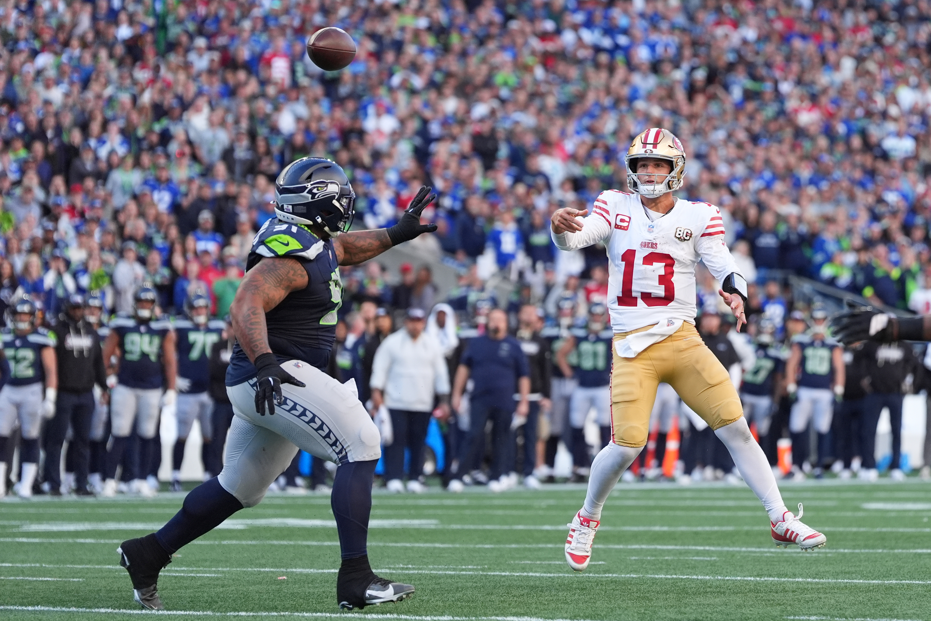 Brock Purdy leads 2 late scoring drives to deliver a 32-29 win for the 49ers over the Seahawks