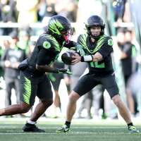 Big Ten: Officials spotted the ball incorrectly on Oregon's 2-point conversion attempt vs. UCLA