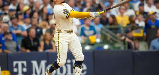 Contreras delivers and Milwaukee's bullpen shines as the Brewers top the Dodgers 7-4 in NLCS Game 2