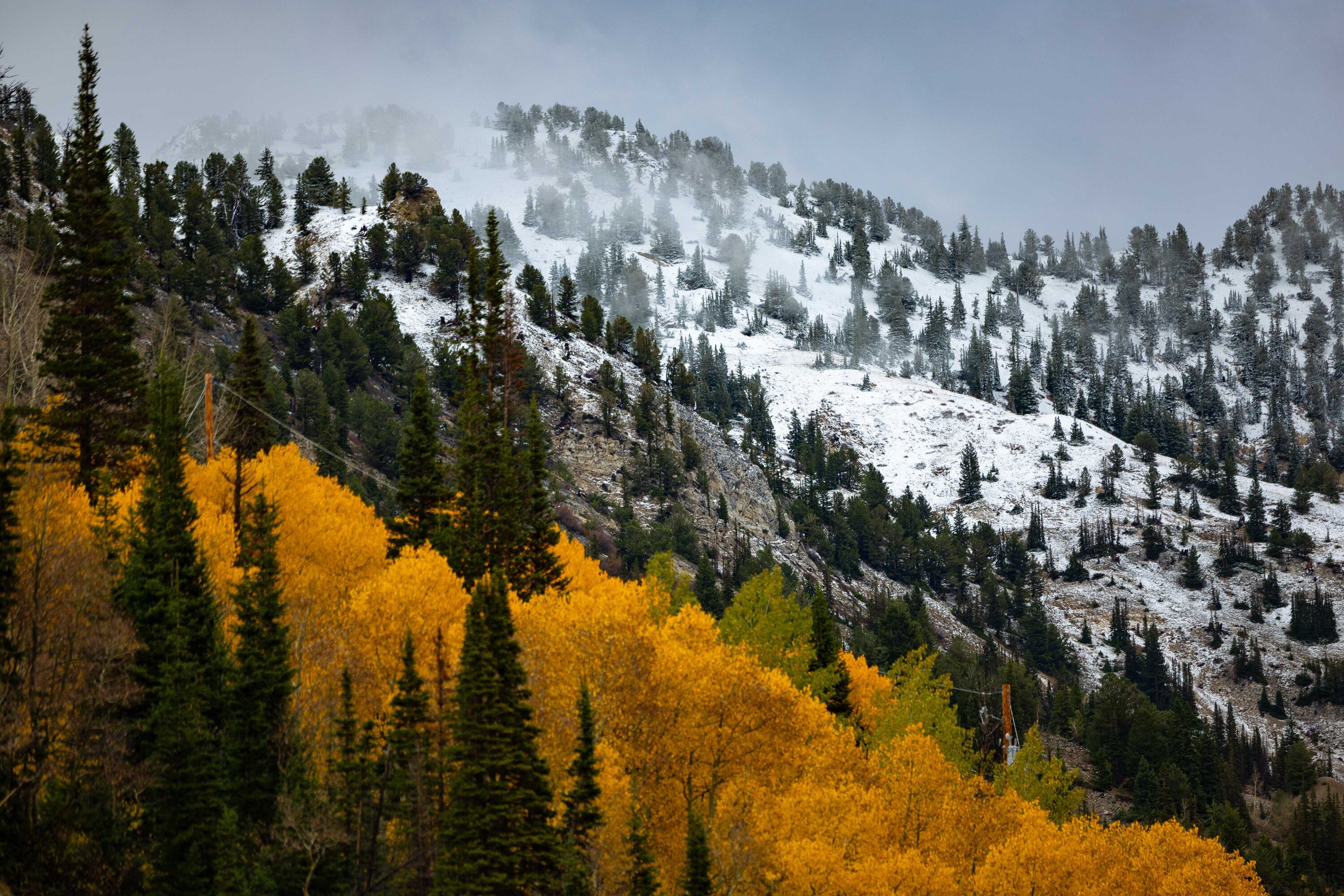 Utah ski resorts see first snow of the season 