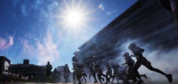 Ohio governor signs order letting state's colleges allow 2022 athletes a 5th year of eligibility