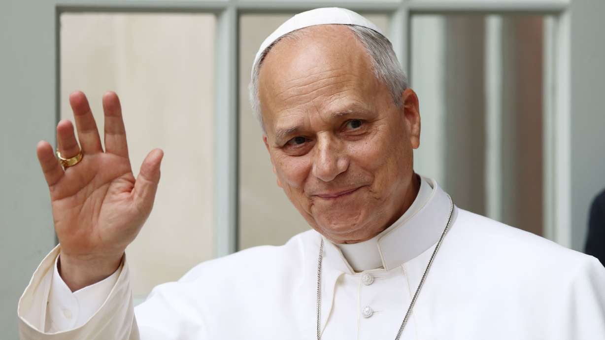 Pope Leo greets faithful in Paris on September 26.