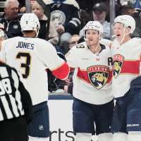 Brady Tkachuk has natural hat trick, brother Matthew has 5 assists as Panthers roll Blue Jackets 7-3