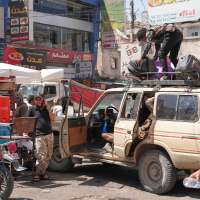 2 killed in explosions near palace used by Yemen's government in latest Houthi attack