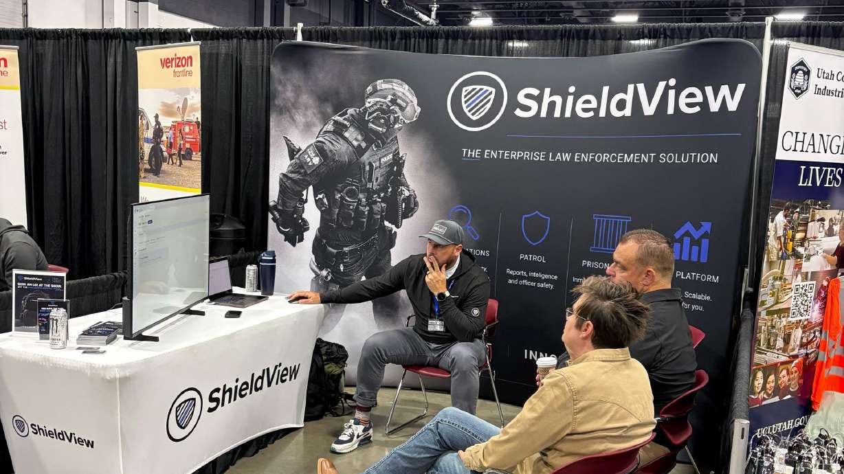 Mike Hawker of ShieldView demonstrates the ShieldView program at a Utah Law Enforcement Leadership conference.