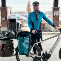 Cancer survivor cycles around the world to raise awareness for cancer research