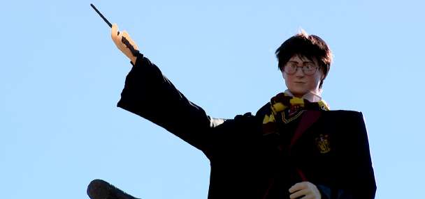 Harry Potter-themed Halloween display draws thousands of visitors in Orem