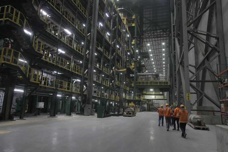 Manufacturing output rises in September
