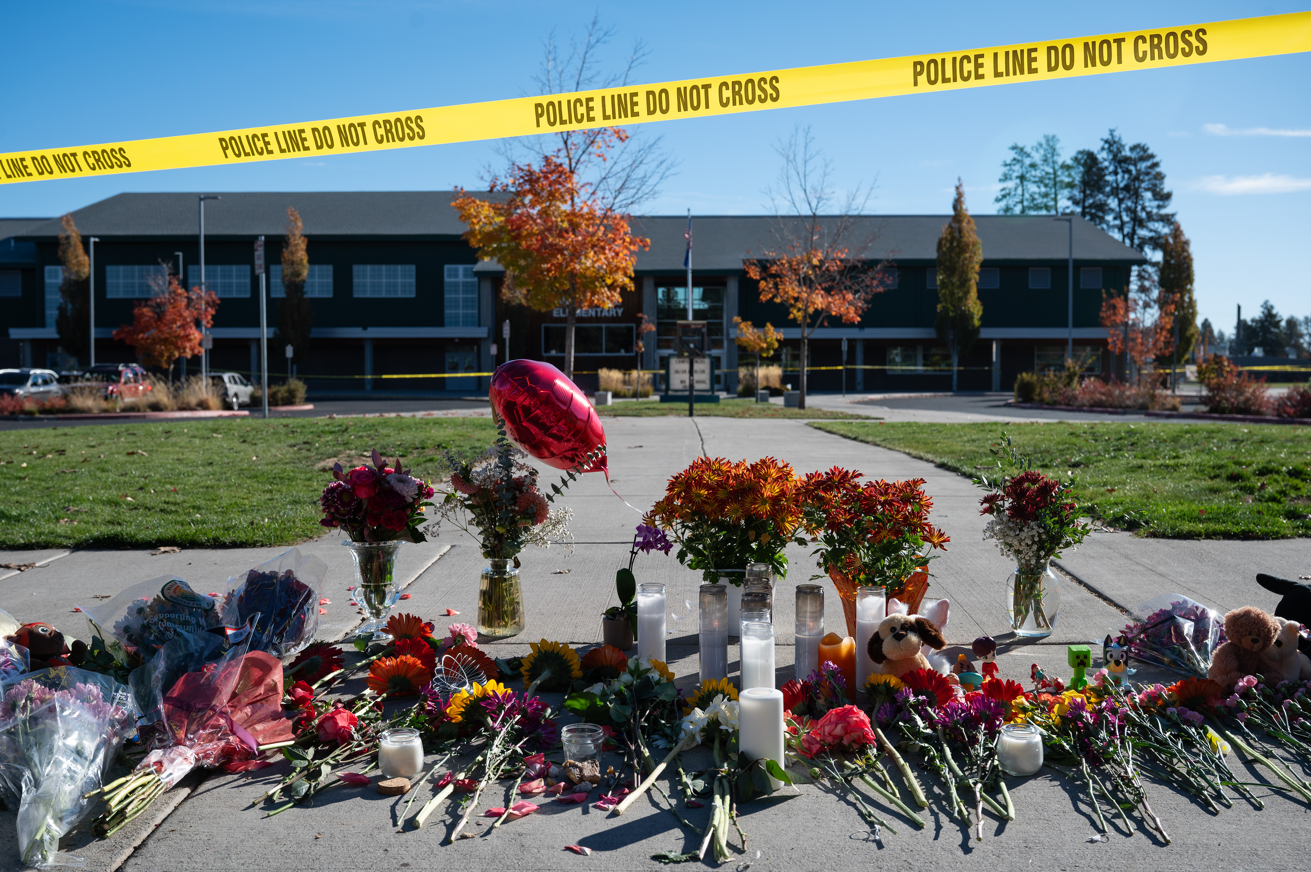Man who stopped Oregon elementary school shooter has daughters at the school, his mom says