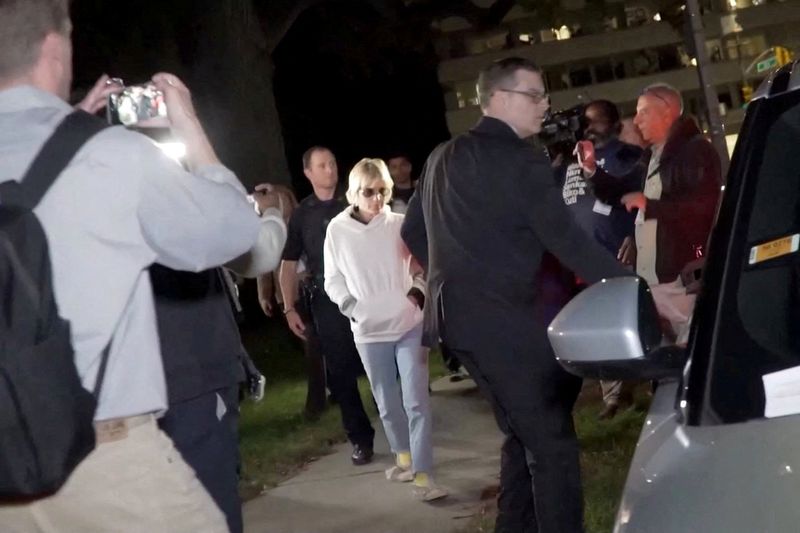 Actor Selma Blair did not intend harm on flight, spokesperson says 