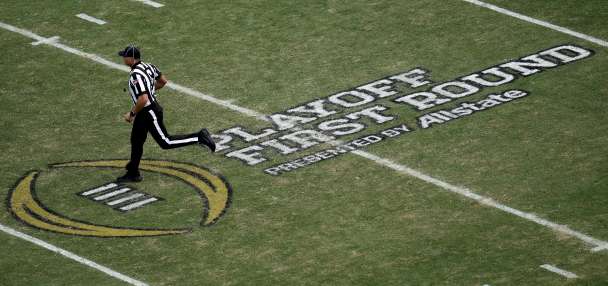 'Handshake agreement' with ESPN brings college football closer to a 24-team playoff, AP source says