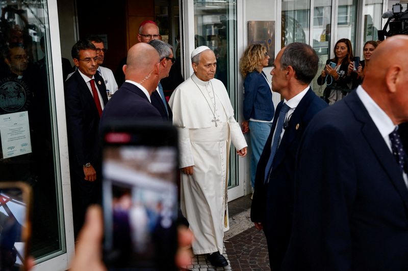Pope Leo XIV returns to Vatican 4 days after cancer surgery
