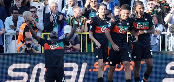 Napoli stunned by previously winless Venezia, Atlético claims late victory in Spain