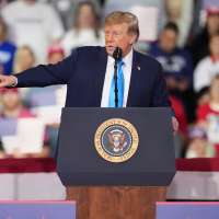Trump touts his power at Kentucky rally to energize voters ahead of midterm elections