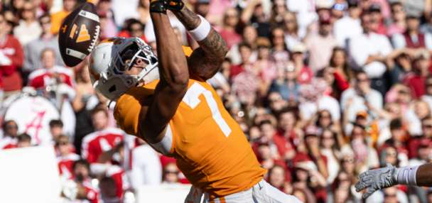 No. 14 Tennessee hands No. 6 Alabama second straight loss, 26-10