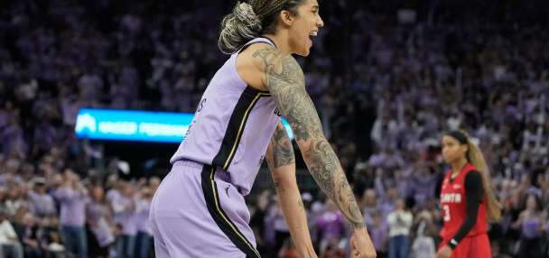 Valkyries star Gabby Williams counts possessions, keeps track of everything to lead late in games