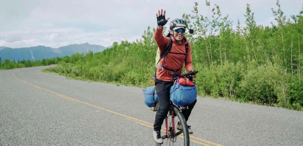 Guatemalan engineer unicycling from Alaska to Argentina makes his way through Utah