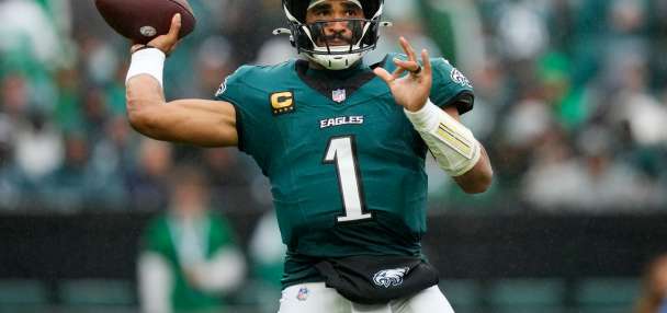 Eagles are not being punished for handling of Jalen Hurts' blood clots, AP source says