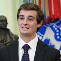 Trump awards Utahn Nick Shirley $10K check under new anti-fraud reward program