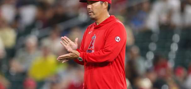 Angels fire manager Kurt Suzuki after losing 100 games in his only season