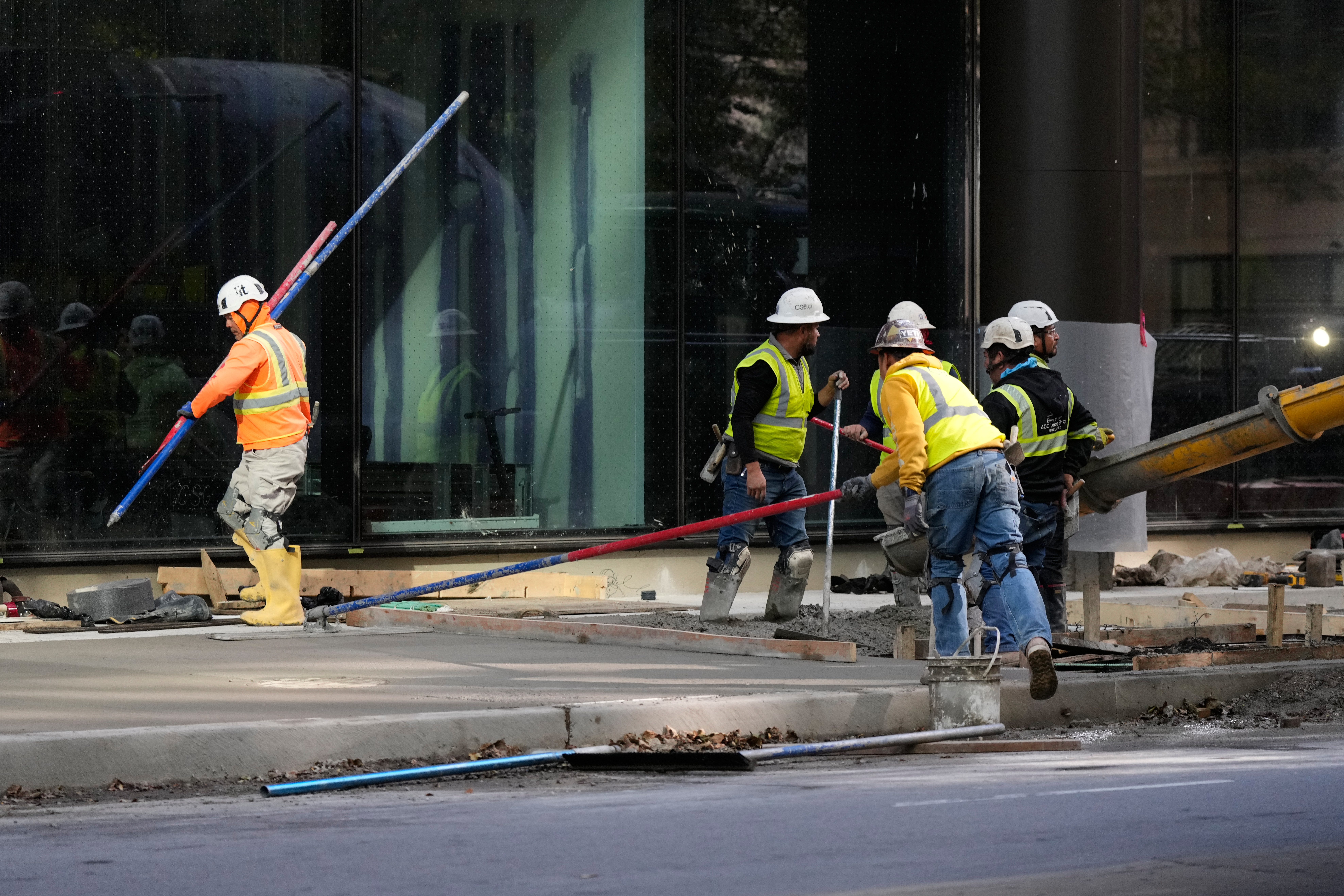 Jobless claims fell to 194,000 last week, lowest since July