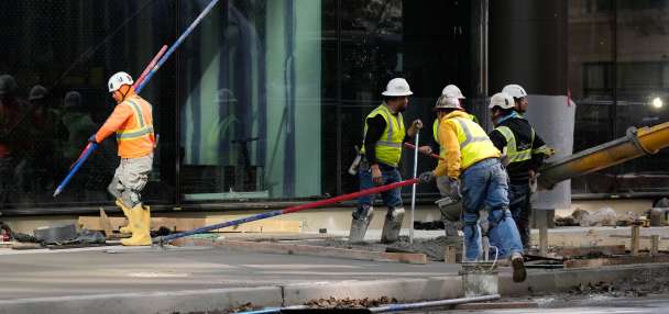 Jobless claims fell to 194,000 last week, lowest since July