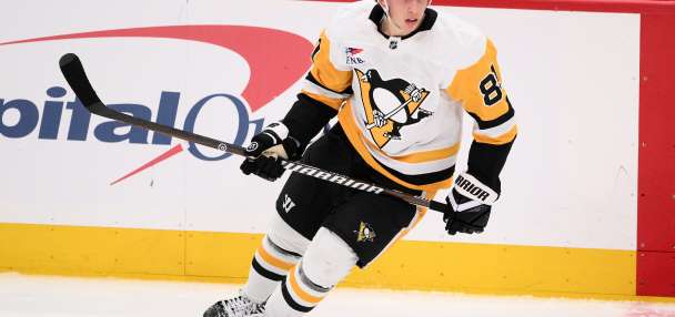 Penguins forward Ben Kindel back in Pittsburgh after collapsing on team flight