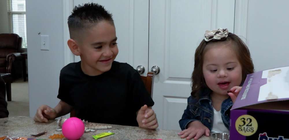'Let my mom check my candy': Navigating Halloween with food allergies