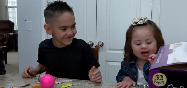 'Let my mom check my candy': Navigating Halloween with food allergies