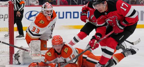 Gritsyuk and Hischier score in 1st period in the Devils' 4-1 victory over the Ducks