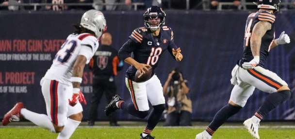Caleb Williams throws 2 TD passes as the Bears beat Drake Maye and the Patriots 30-24
