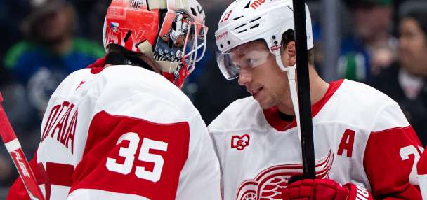 Raymond scores twice in the Red Wings' 5-2 victory over the Canucks