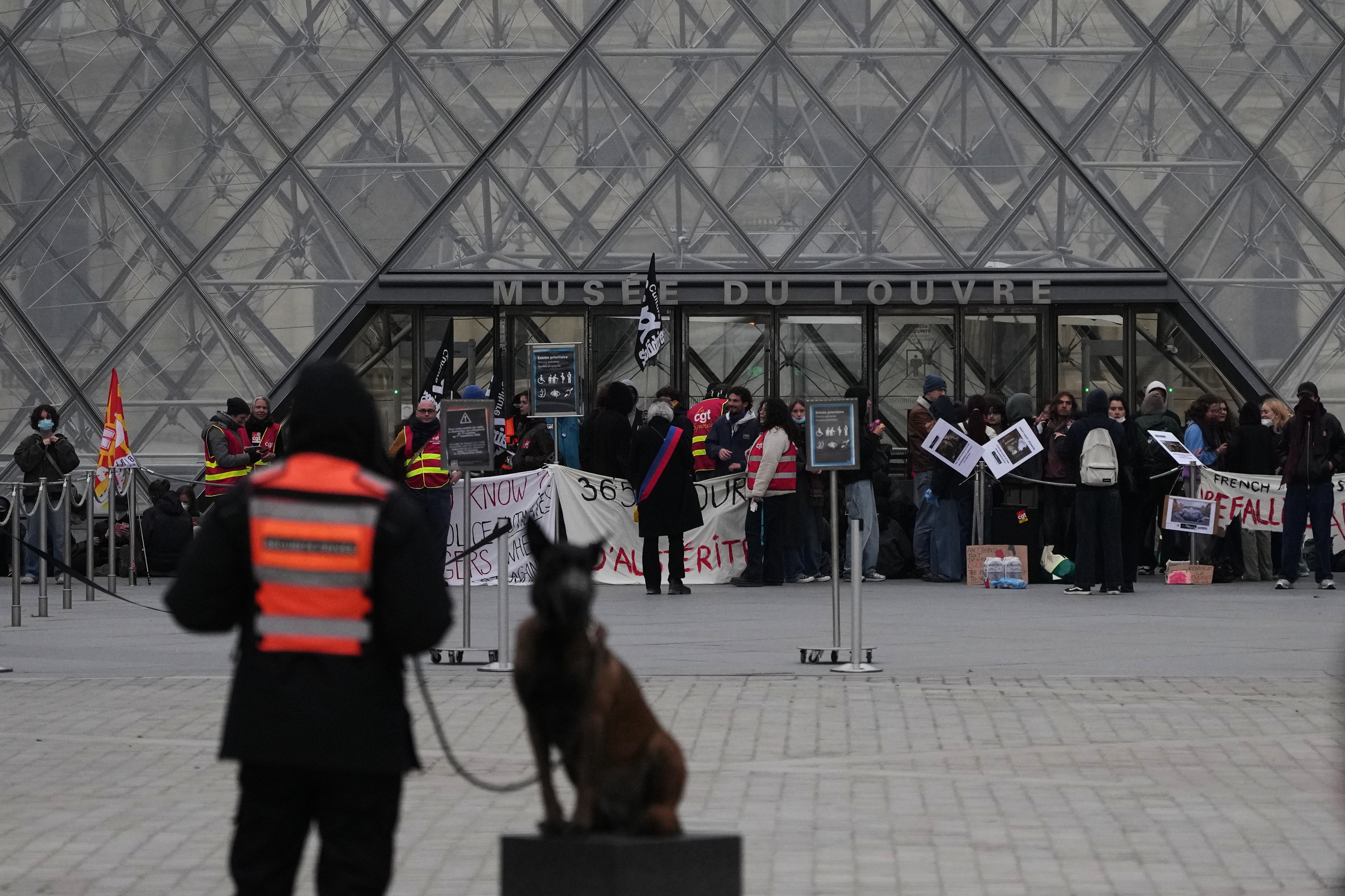 French authorities deploy 70,000 officers for Saturday protests; Louvre and other museums closed