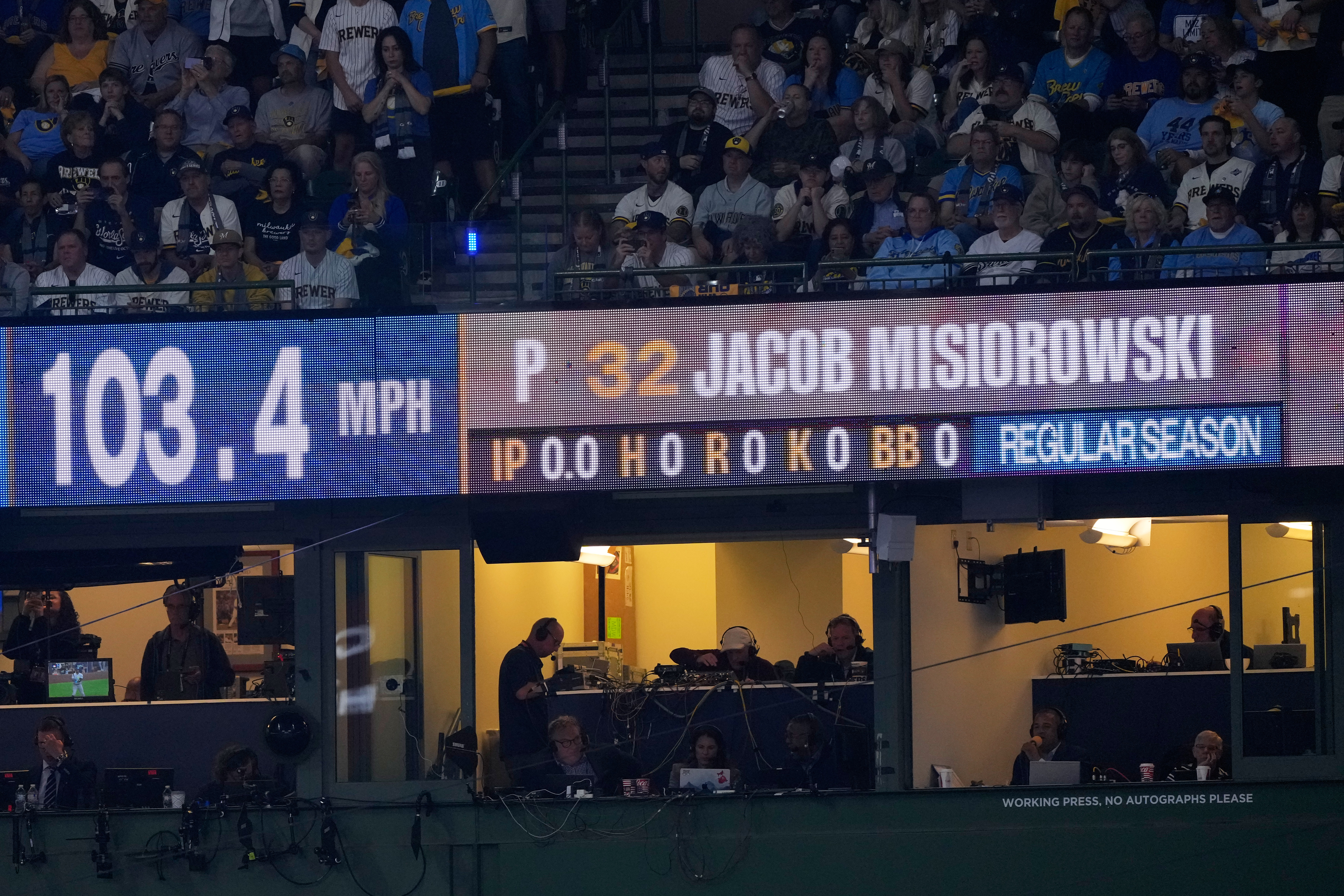 Brewers' Jacob Misiorowski sets World Series velocity record on his first pitch
