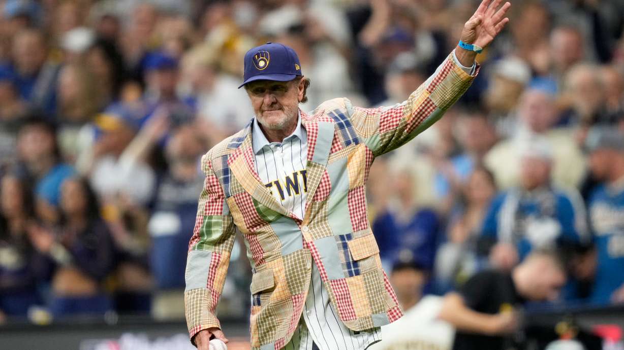 Baseball hall of famer Robin Yount waves prior to Game 1 of baseball's World Series, Friday, Oct. 23, 2026, in Milwaukee, between the Milwaukee Brewers and the Tampa Bay Rays.