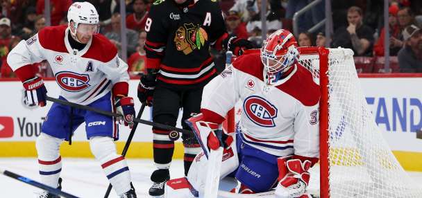 Jake Evans scores twice in the Canadiens' 4-1 victory over the Blackhawks