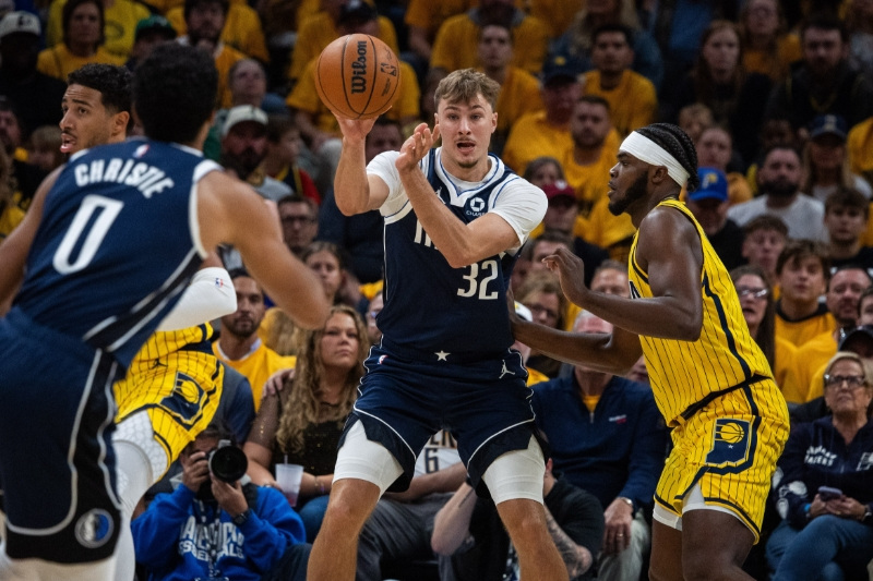 Mavericks awaiting update on star Cooper Flagg (shoulder)