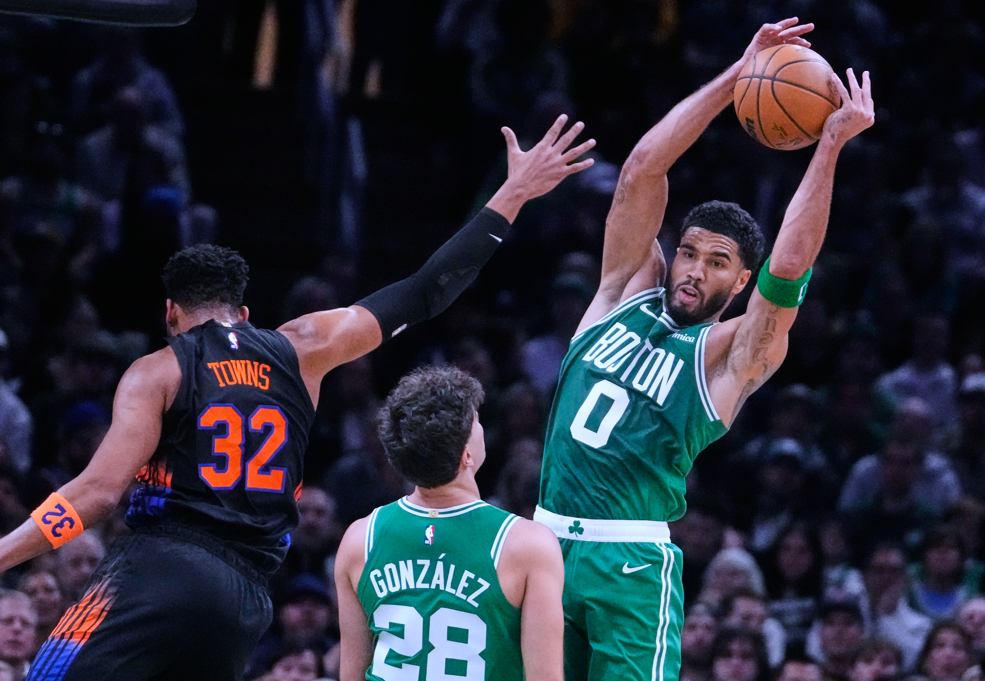 Jayson Tatum vents over Jaylen Brown's 'cap' post as Celtics win overshadowed by trade drama talk
