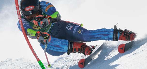 Shiffrin leads giant slalom after first run as ski racing season starts in Austria