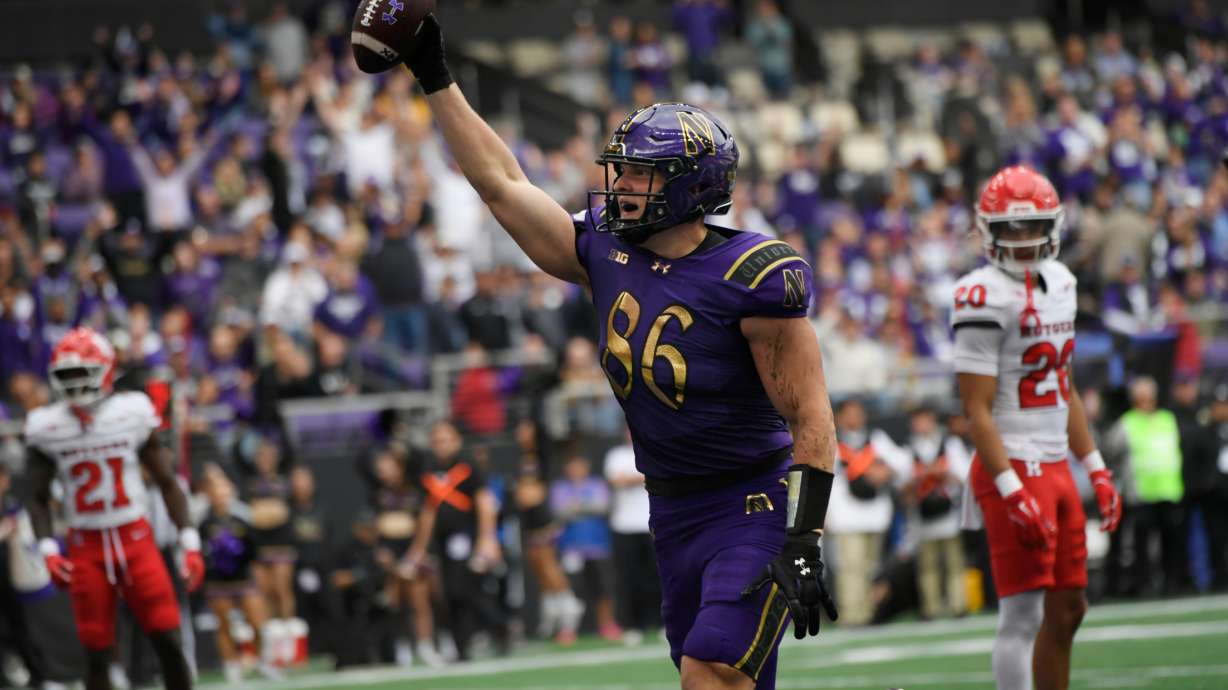 Northwestern tight end Alex Honig (86) celebrates after catching a touchdown pass during the first half of an NCAA college football game against Rutgers, Saturday, Oct. 24, 2026, in Evanston, Ill.